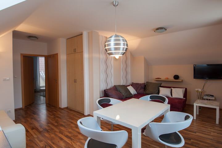 Room 34 of 140