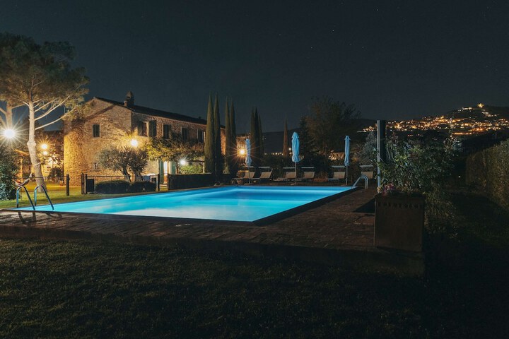 Pool 20 of 36