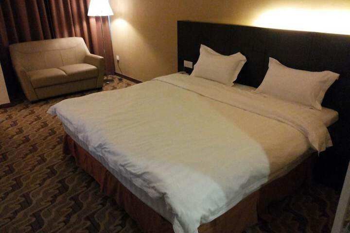 Room 14 of 26