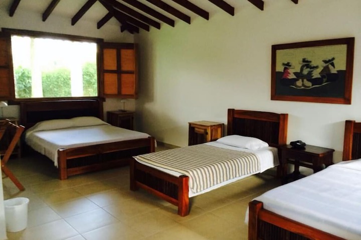 Room 8 of 18