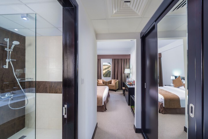 Room 33 of 121