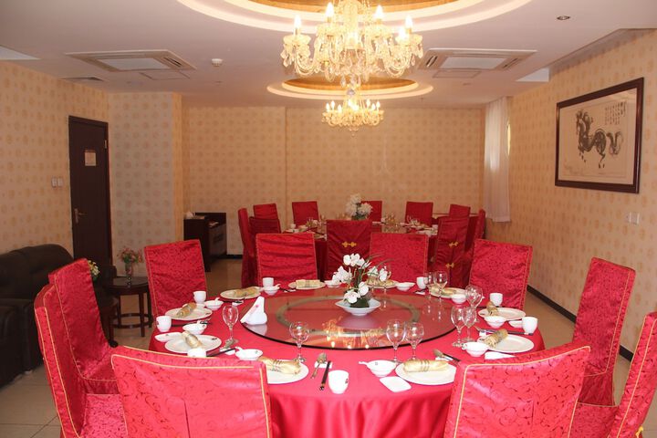 Ballroom/Hall 96 of 117