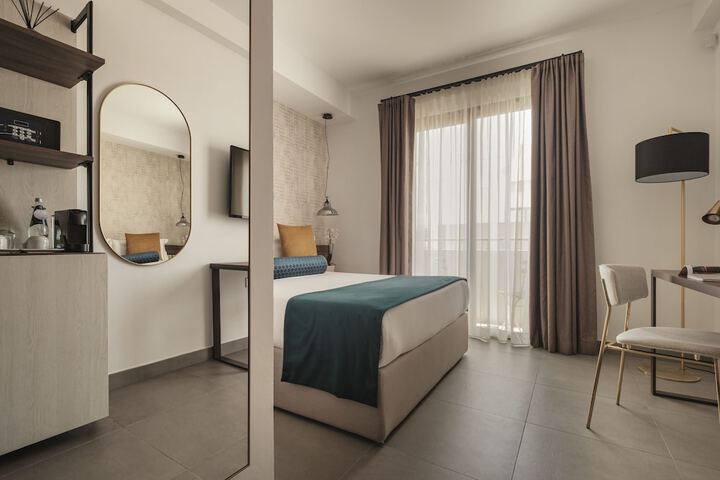 Room 35 of 79