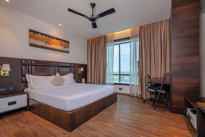 Room 10 of 30