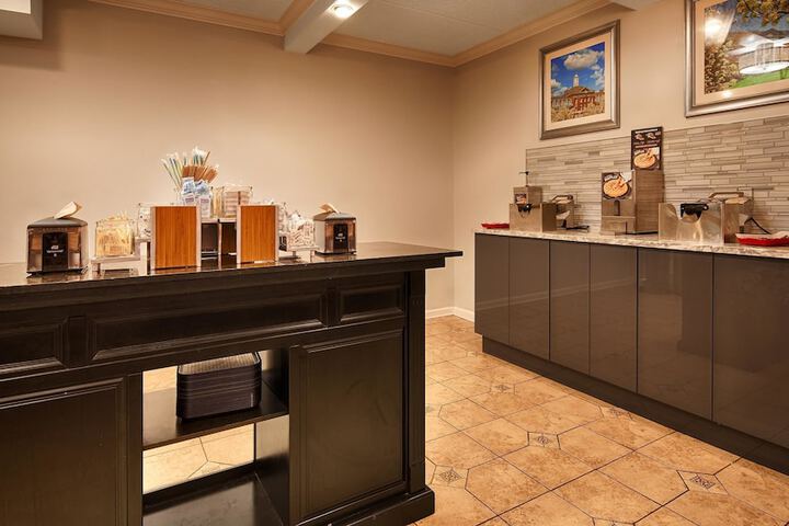 Breakfast area