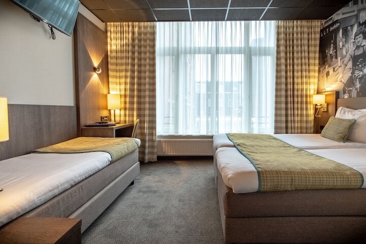 Room 32 of 74
