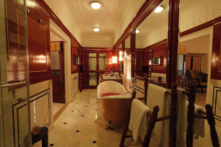 Room 44 of 103