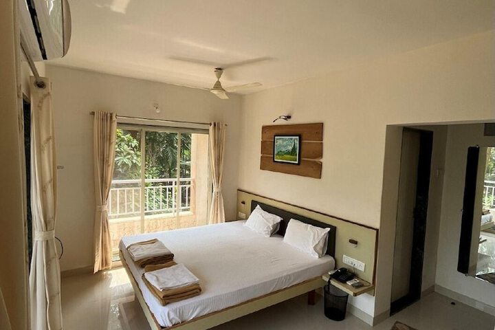 Room 2 of 15