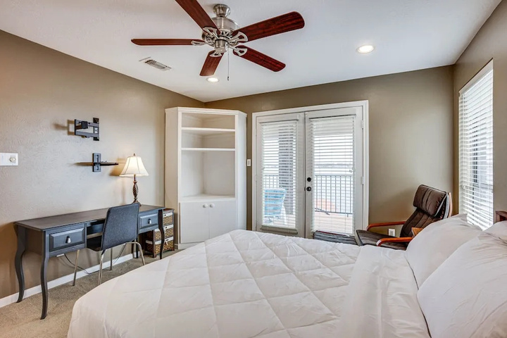 Room 6 of 20