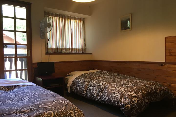 Room 4 of 31