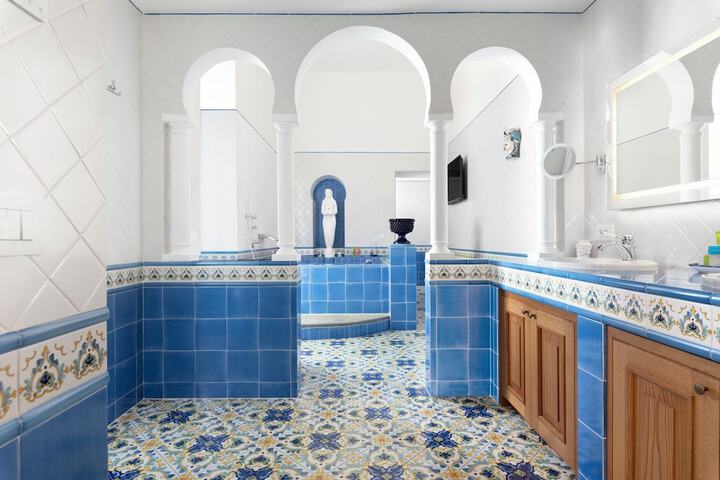 Bathroom Interior Photo