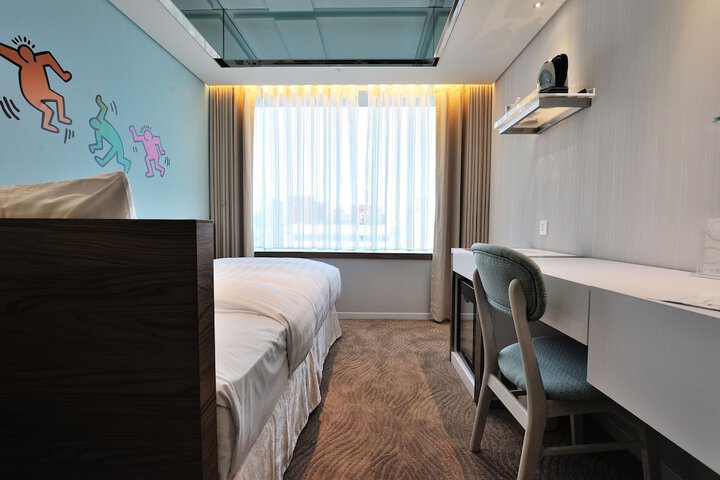 Room 5 of 171