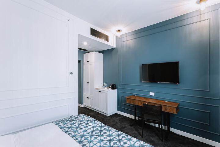 Room 17 of 98
