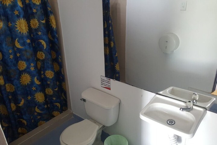Room 32 of 39