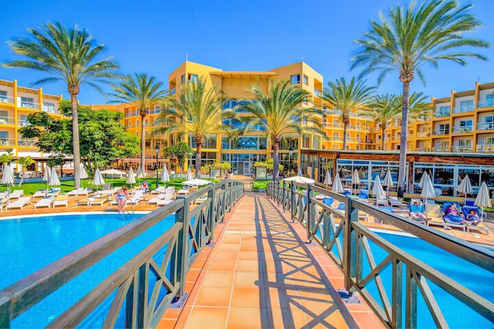 Pool Hotel