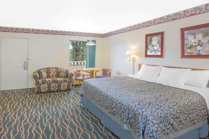 Room 7 of 15