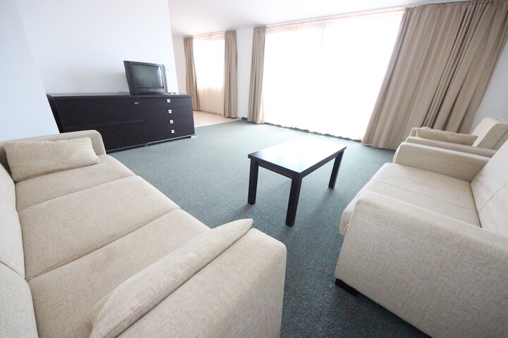Room 92 of 177