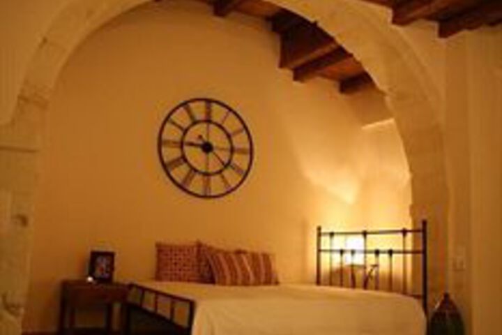 Room 9 of 33