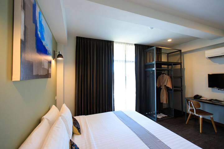 Room 10 of 125