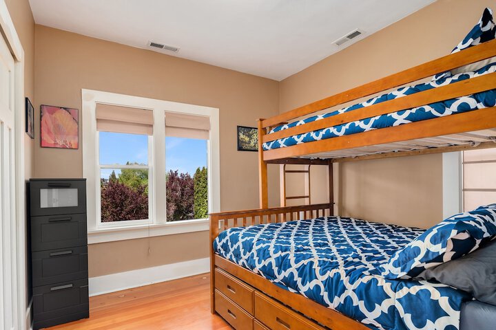 Room 3 of 40