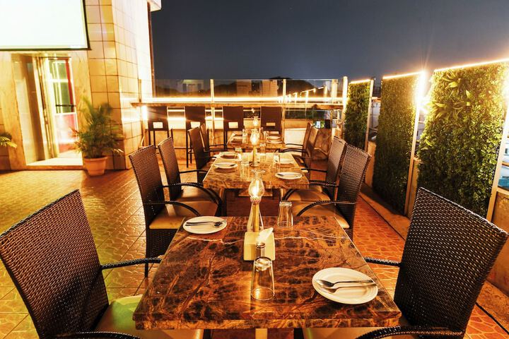 Dining 60 of 76