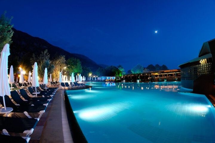 Hotel Pool