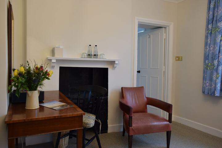 Room 14 of 77