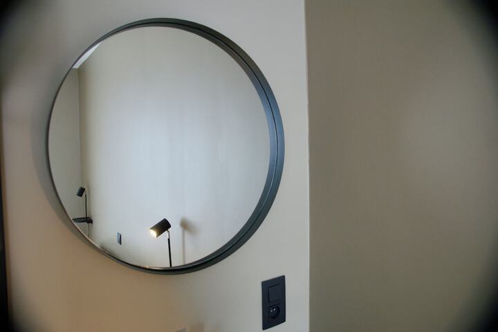 Room 3 of 77