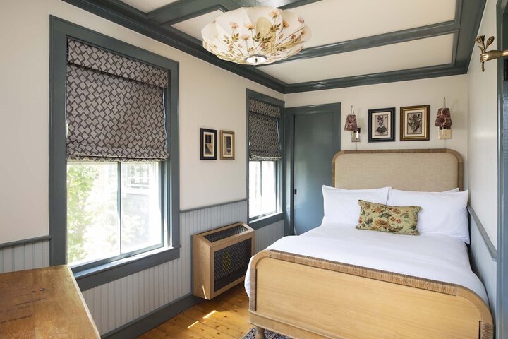 Room 18 of 46