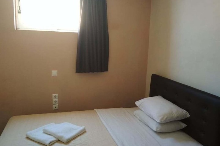 Room 13 of 48