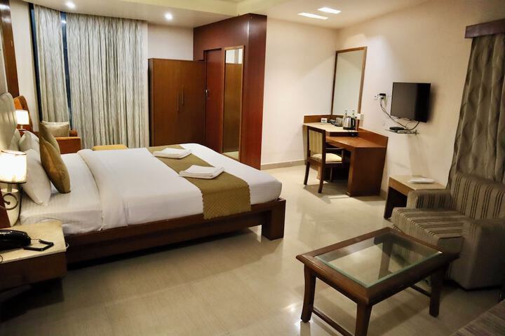 Room 13 of 19