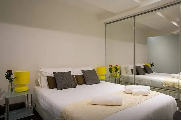 Room 5 of 15