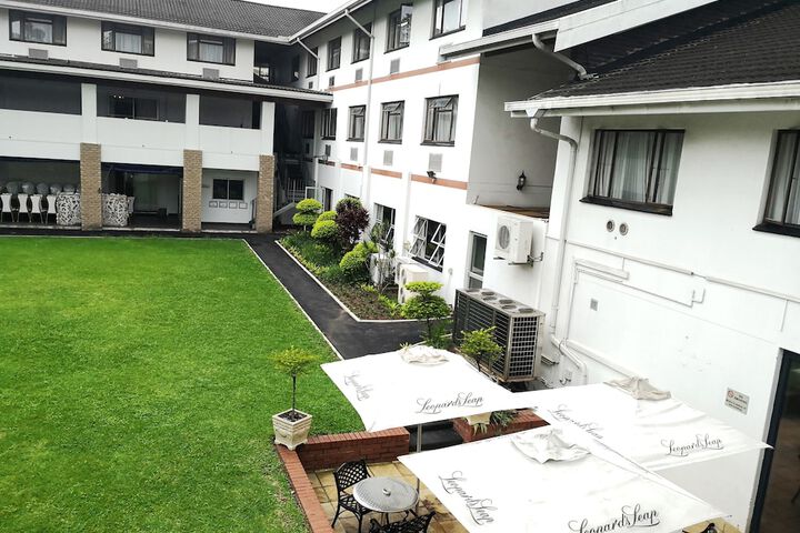 Hotel Exterior 55 of 58