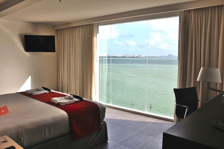 Room 9 of 33