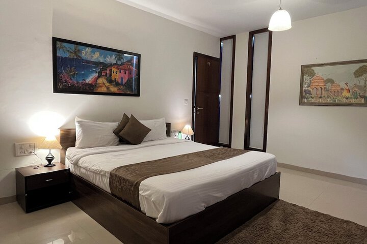 Room 3 of 17