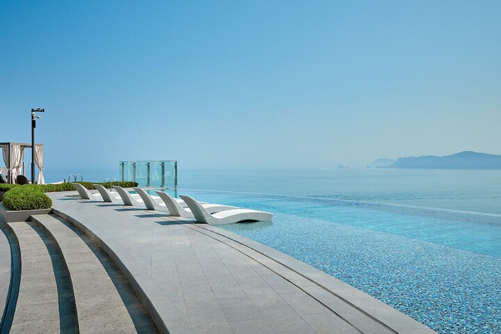 Pool 52 of 106