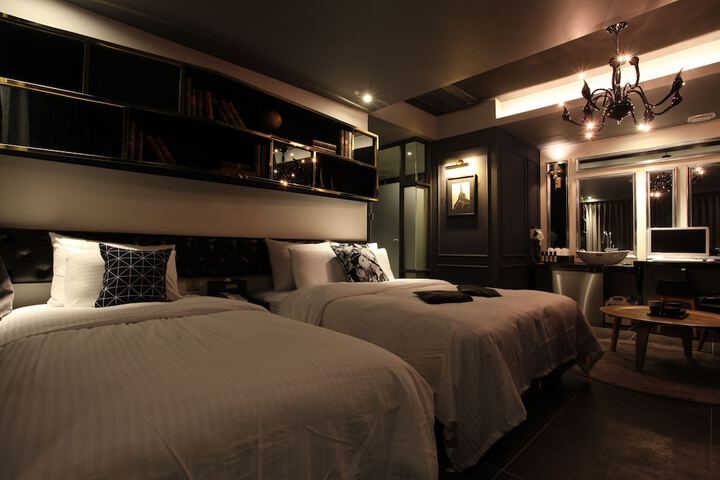 Room 7 of 60