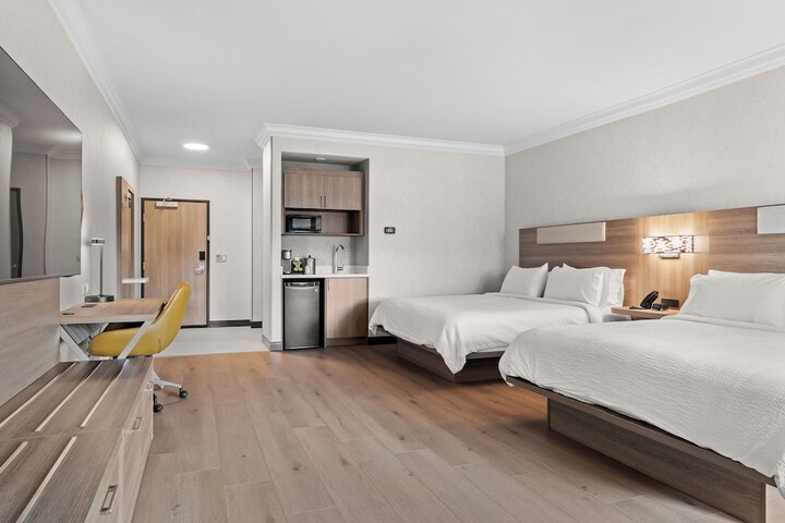 Room 26 of 85