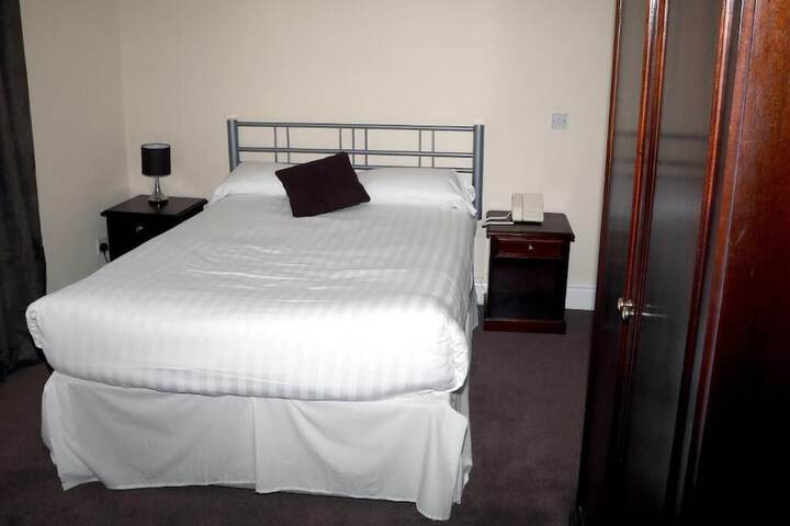 Room 2 of 35
