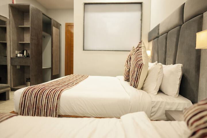 Room 44 of 123