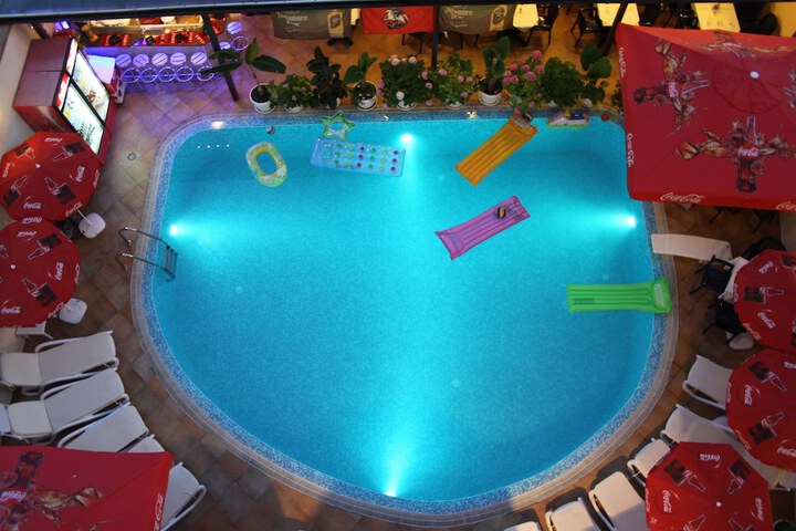 Hotel Pool