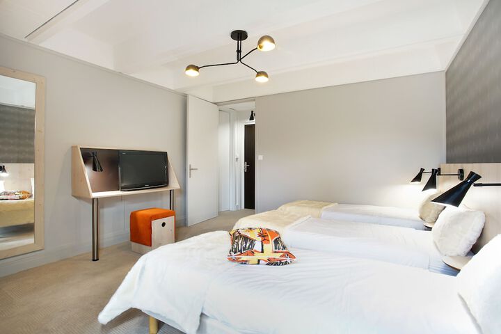 Room 11 of 52