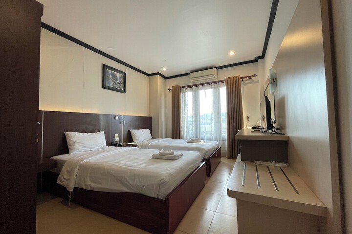Room 13 of 73