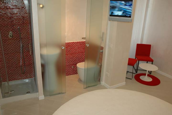 Room 33 of 60