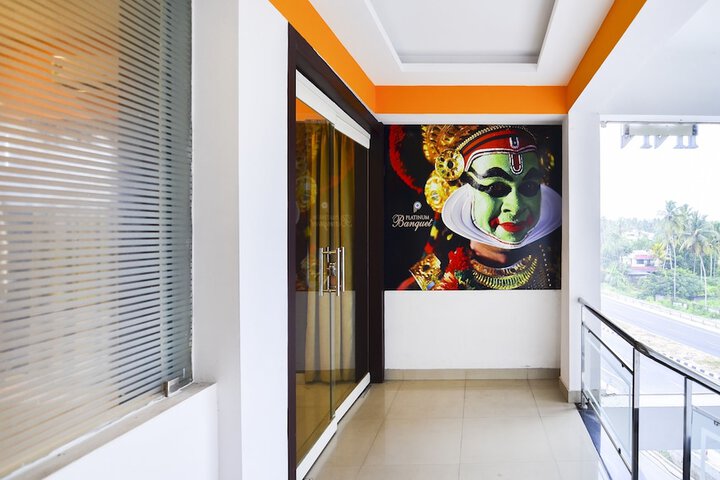 Ballroom/Hall 36 of 49