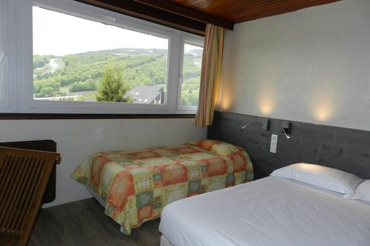 Room 4 of 52