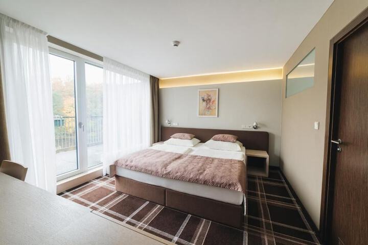 Room 9 of 24