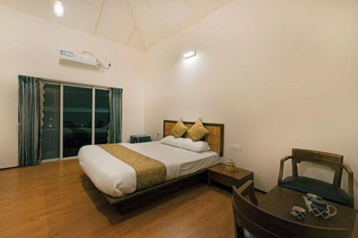 Room 5 of 33