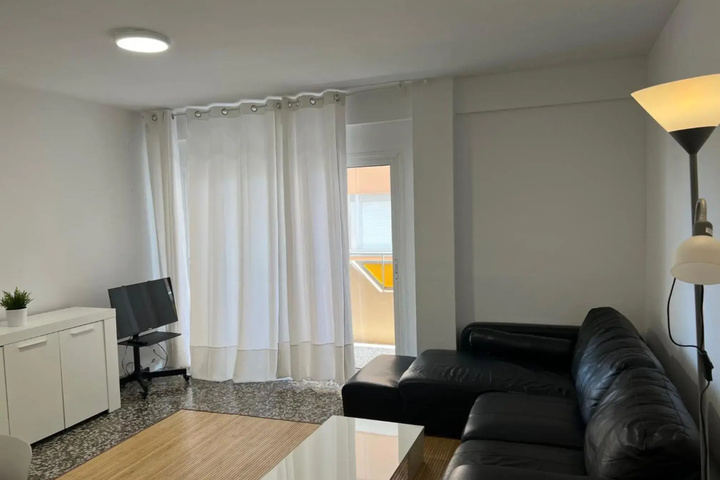 Room 5 of 16