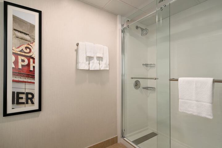 Standard Room, King or Two Doubles (2 of 6)